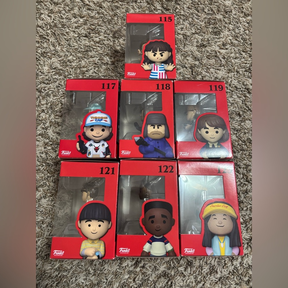 Funko Mini Stranger Things Pops Pre Loved—Pick one - Picture 5 of 16